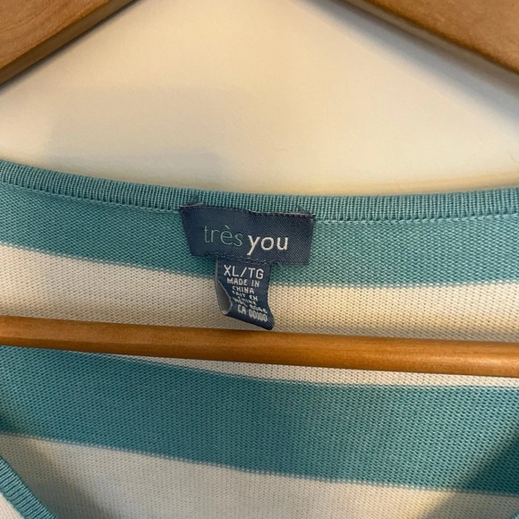 5/20$ Très you blue and white striped long sleeves shirt size XL - Picture 3 of 4
